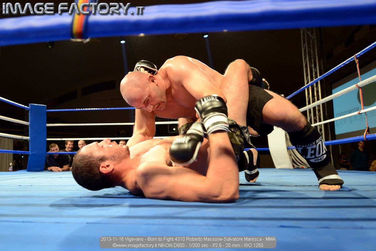 2013-11-16 Vigevano - Born to Fight 4310 Roberto Massone-Salvatore Maresca - MMA